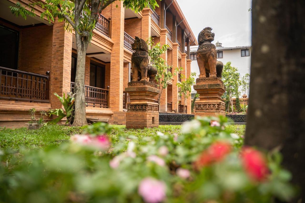 Отель Phor Liang Meun Terracotta Arts Чиангмай Экстерьер фото